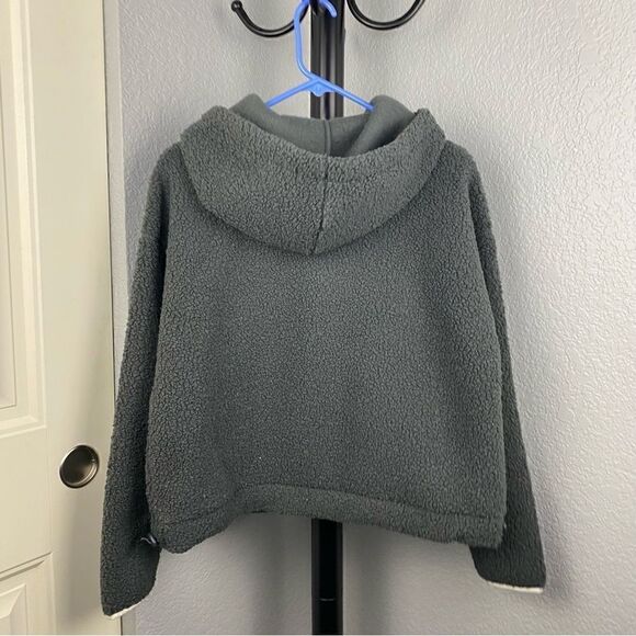 Wild Fable -  gray crop fuzzy hoodie - Picture 8 of 9